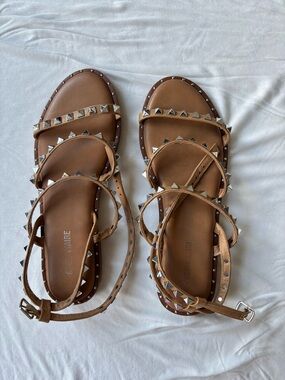 Cushionaire Studded Sandals
